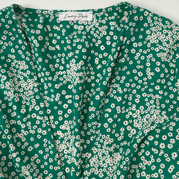 Emory Park Green Daisy’s Top Size Small - Picture 5 of 8